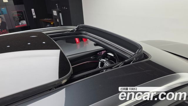 Audi e-tron 2020 — photo 19