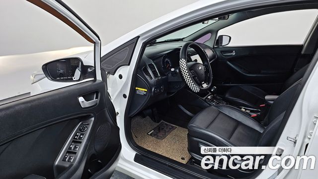 Kia K3 2017 — photo 10