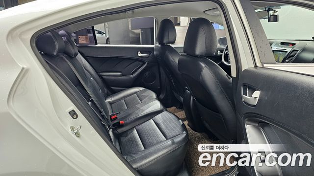 Kia K3 2017 — photo 11