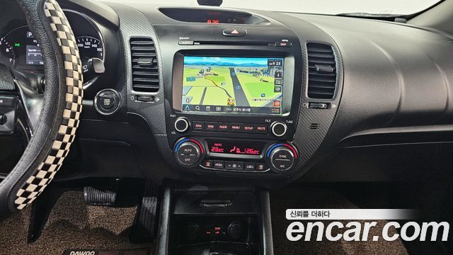 Kia K3 2017 — photo 14
