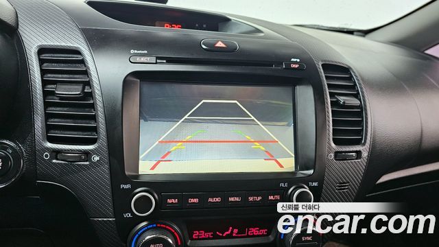 Kia K3 2017 — photo 15