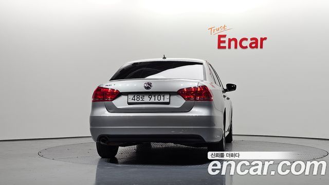 Volkswagen Passat 2013 — photo 4