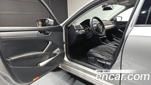 Volkswagen Passat 2013 — photo 10