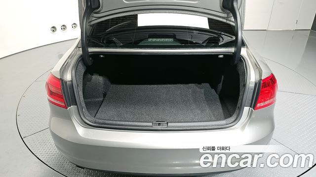 Volkswagen Passat 2013 — photo 20