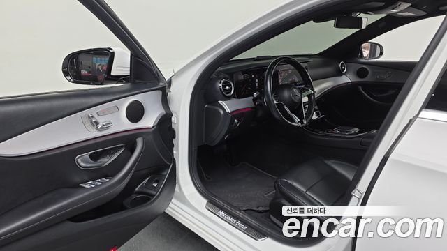 Mercedes-Benz E-Class 2021 — photo 10