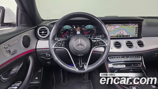 Mercedes-Benz E-Class 2021 — photo 13