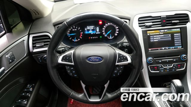 Ford Mondeo 2015 — photo 12