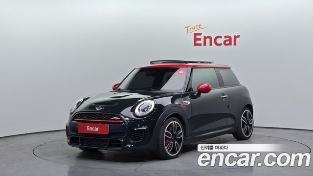 Mini Cooper 2015 — photo 1