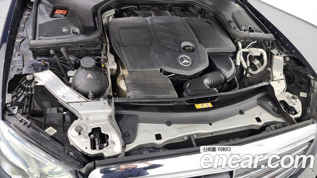 Mercedes-Benz E-Class 2017 — photo 6