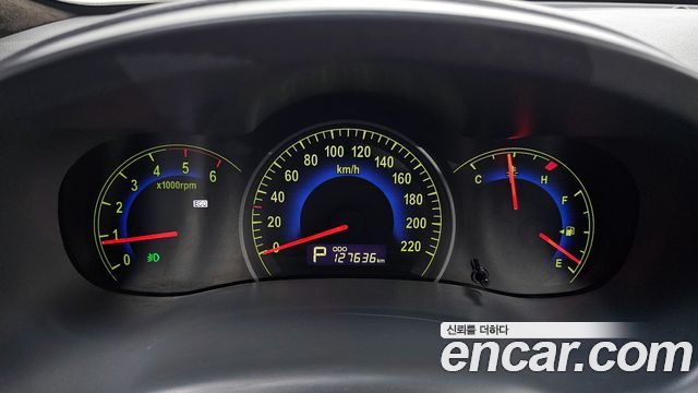 Kia Canival 2010 — photo 8