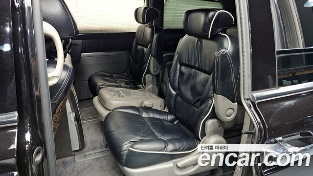 Kia Canival 2010 — photo 11