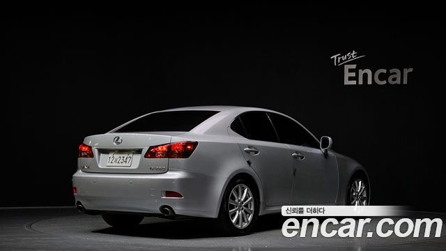 Lexus IS 2006 — photo 2
