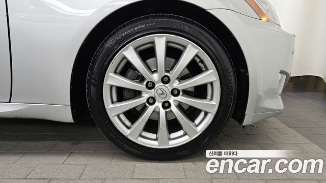Lexus IS 2006 — photo 5