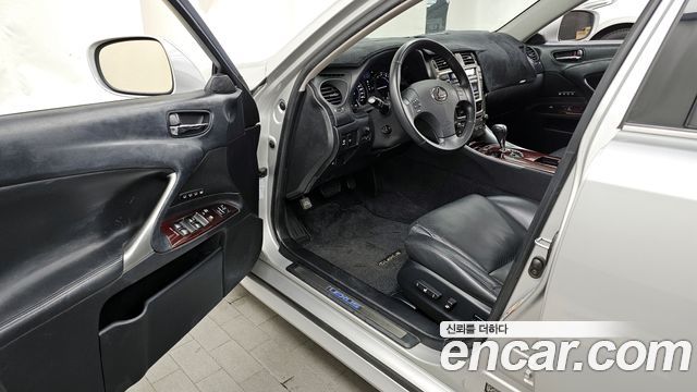 Lexus IS 2006 — photo 10