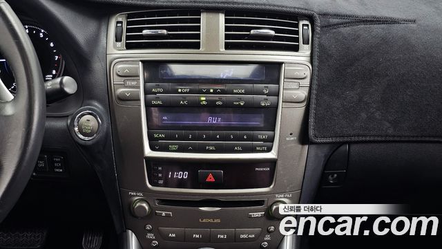 Lexus IS 2006 — photo 14