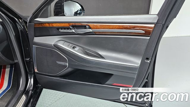 Genesis EQ900 2016 — photo 14