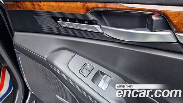 Genesis EQ900 2016 — photo 29