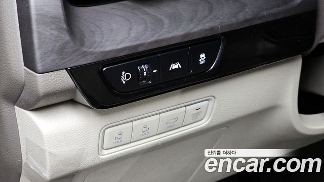 Kia Canival 2021 — photo 22
