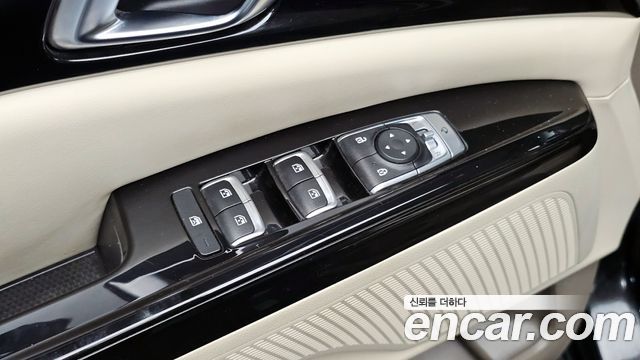 Kia Canival 2021 — photo 24