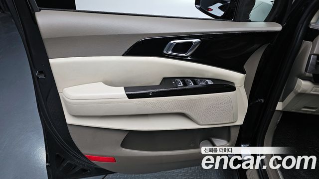 Kia Canival 2021 — photo 14