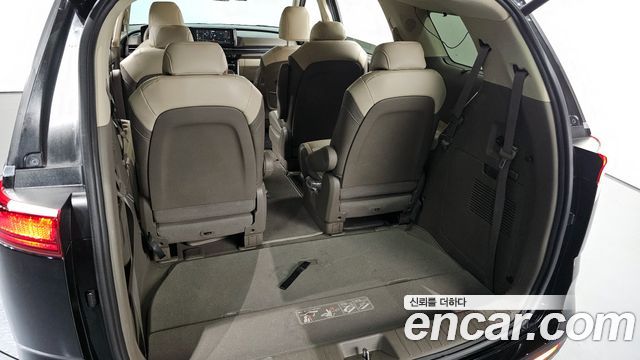 Kia Canival 2021 — photo 28