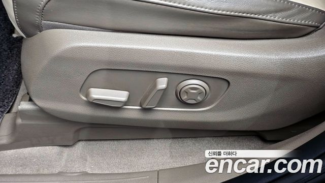 Kia Canival 2021 — photo 30
