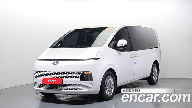 Hyundai Staria 2022 — photo 1