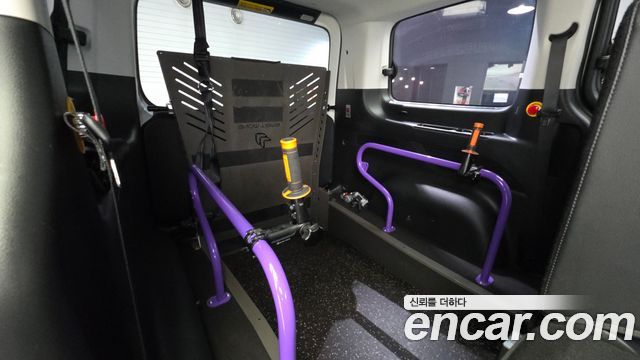 Hyundai Staria 2022 — photo 18