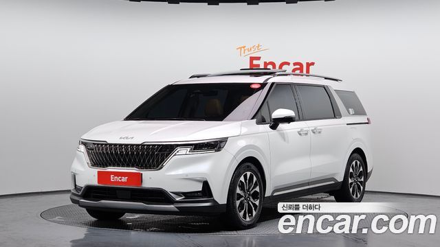 Kia Canival 2023 — photo 1