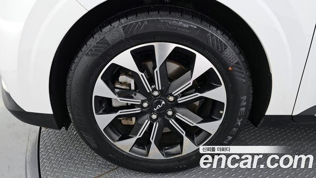 Kia Canival 2023 — photo 5