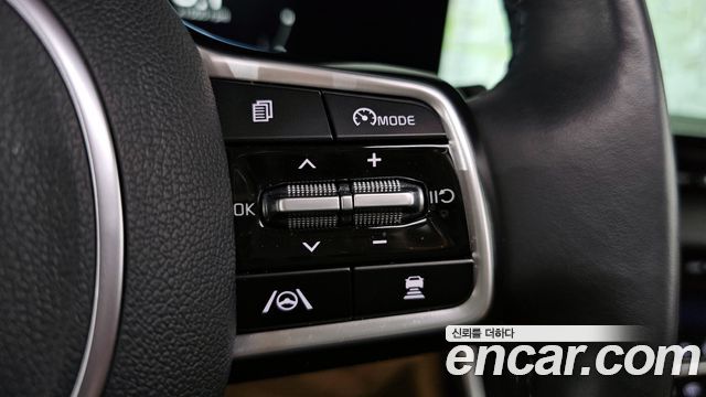Kia Canival 2023 — photo 16