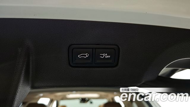 Kia Canival 2023 — photo 18