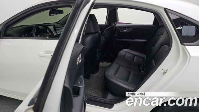 Kia K3 2019 — photo 18