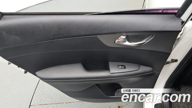 Kia K3 2019 — photo 15