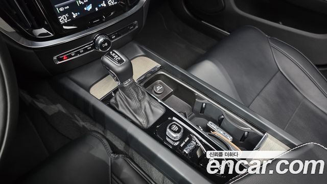Volvo S60 2020 — photo 12