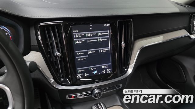 Volvo S60 2020 — photo 20