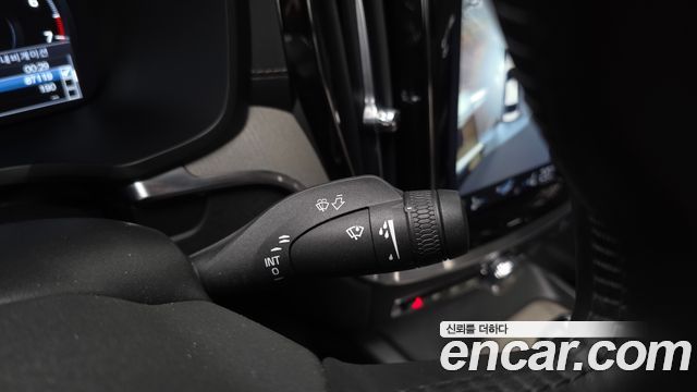 Volvo S60 2020 — photo 23