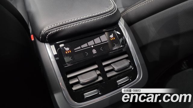 Volvo S60 2020 — photo 25