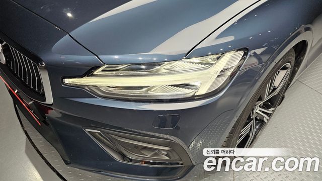 Volvo S60 2020 — photo 8