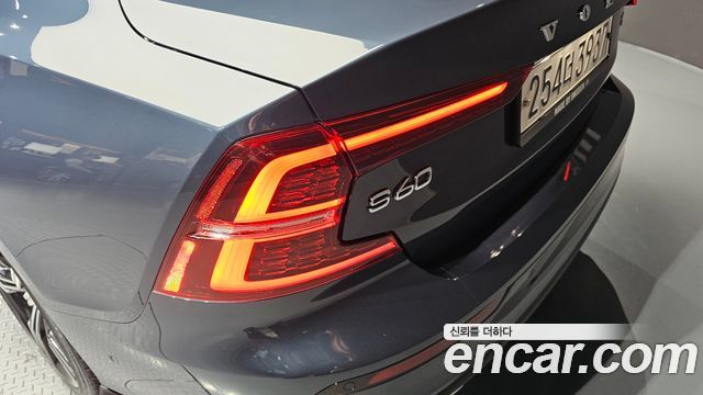 Volvo S60 2020 — photo 9