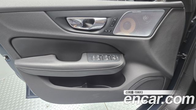 Volvo S60 2020 — photo 14