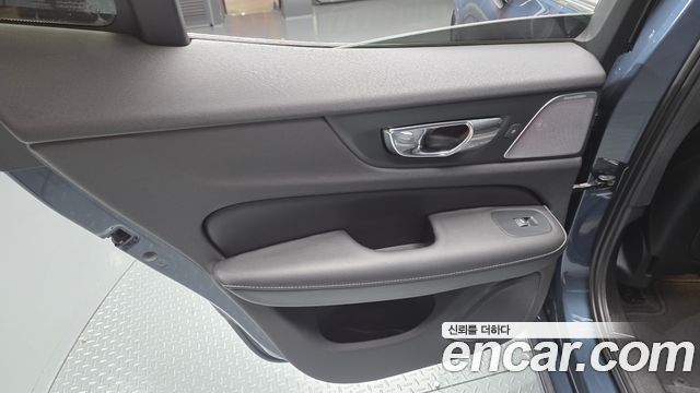 Volvo S60 2020 — photo 15