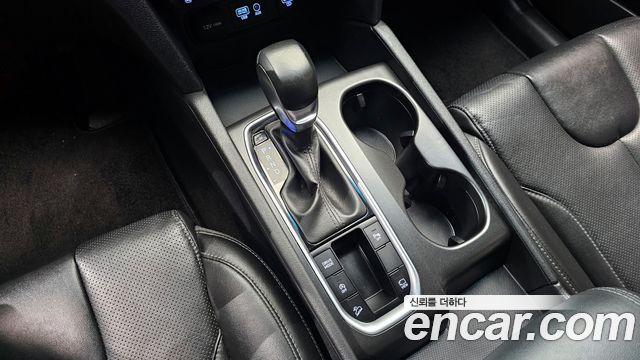 Hyundai Santafe 2019 — photo 12