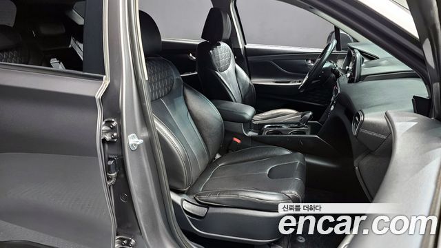 Hyundai Santafe 2019 — photo 16