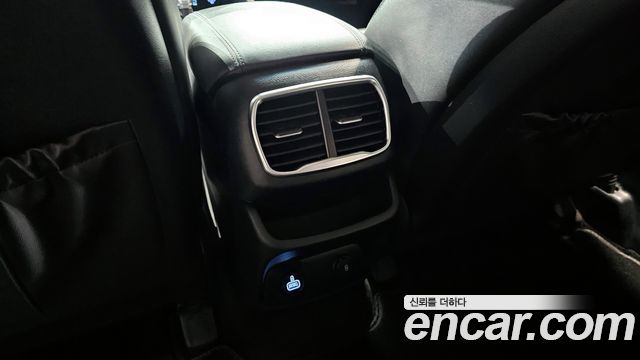 Hyundai Santafe 2019 — photo 28