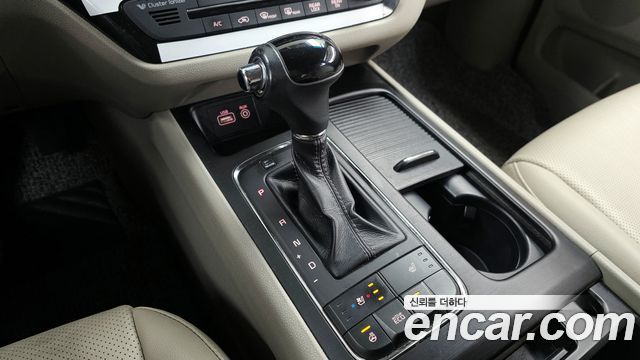 Kia Canival 2016 — photo 9