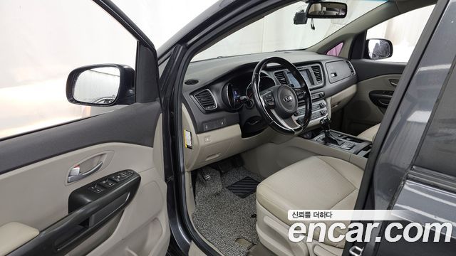 Kia Canival 2016 — photo 10