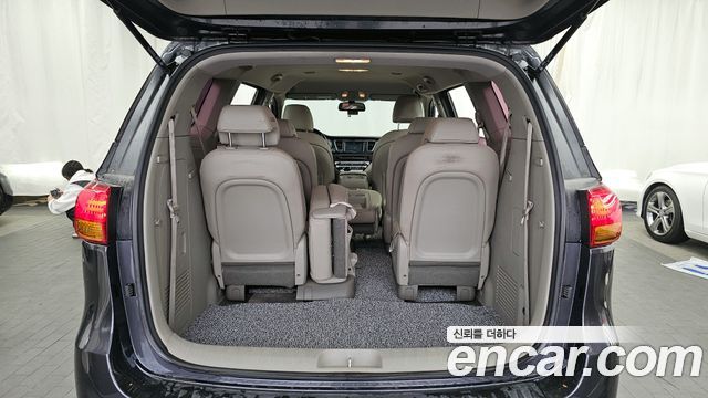 Kia Canival 2016 — photo 20