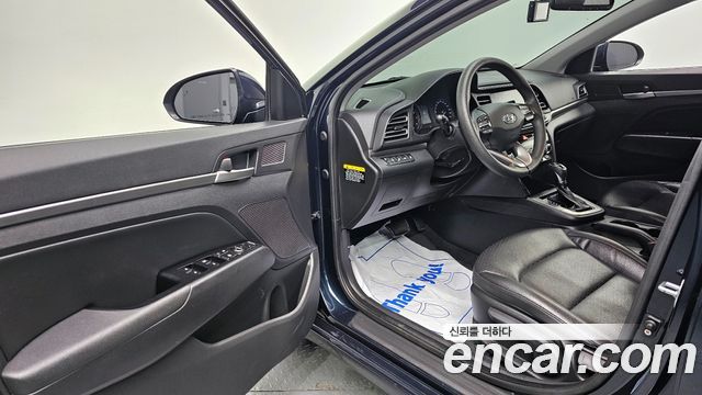 Hyundai AVANTE 2019 — photo 10