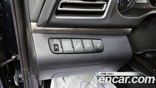 Hyundai AVANTE 2019 — photo 14